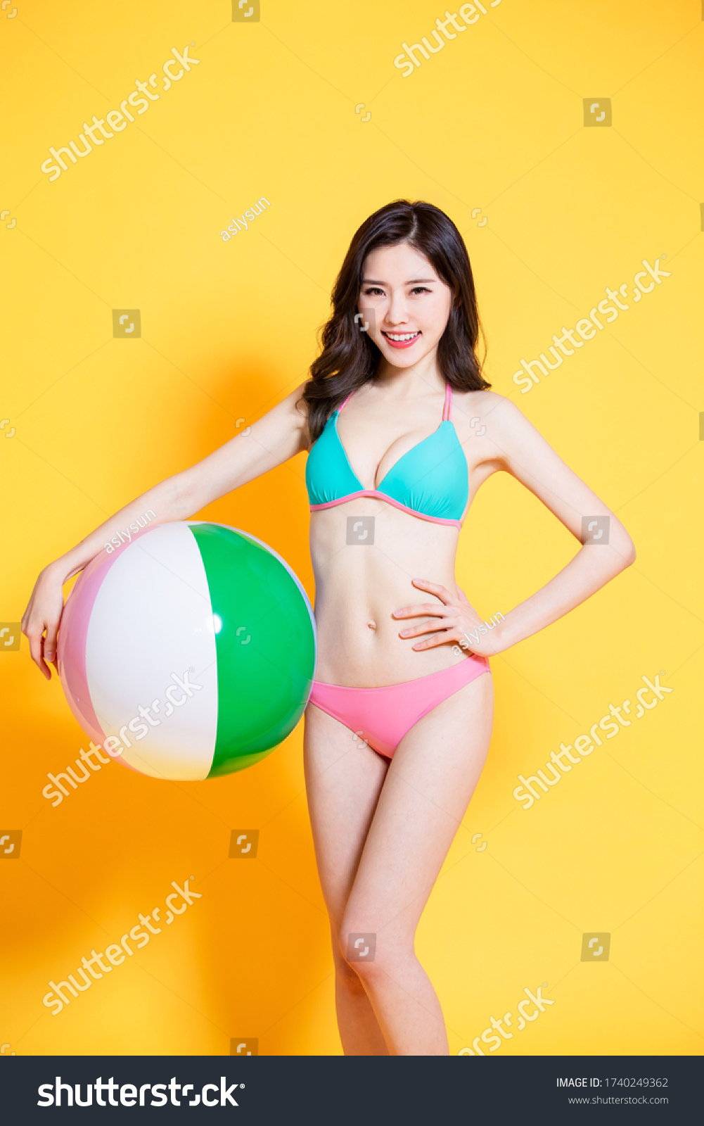 Chinese Bikini Models Afbeeldingen Stockfoto‘s En Vectoren Shutterstock