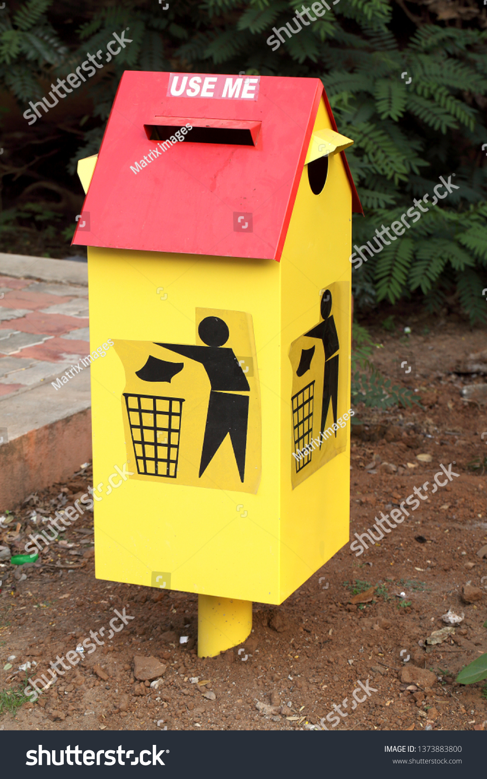 attractive-litter-bin-on-street-stock-photo-1373883800-shutterstock