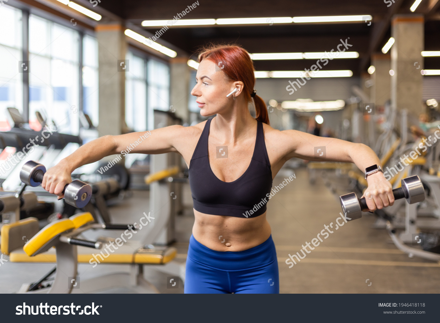 Dumbbell shoulder press Images, Stock Photos & Vectors | Shutterstock