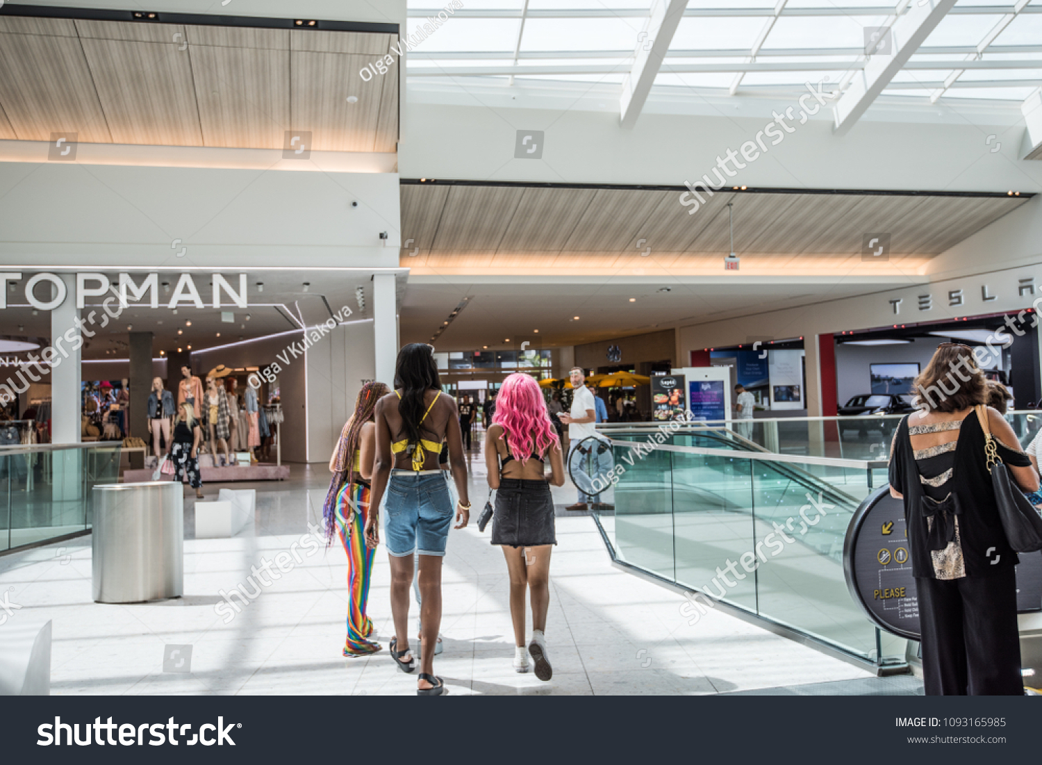 aventura mall dress stores