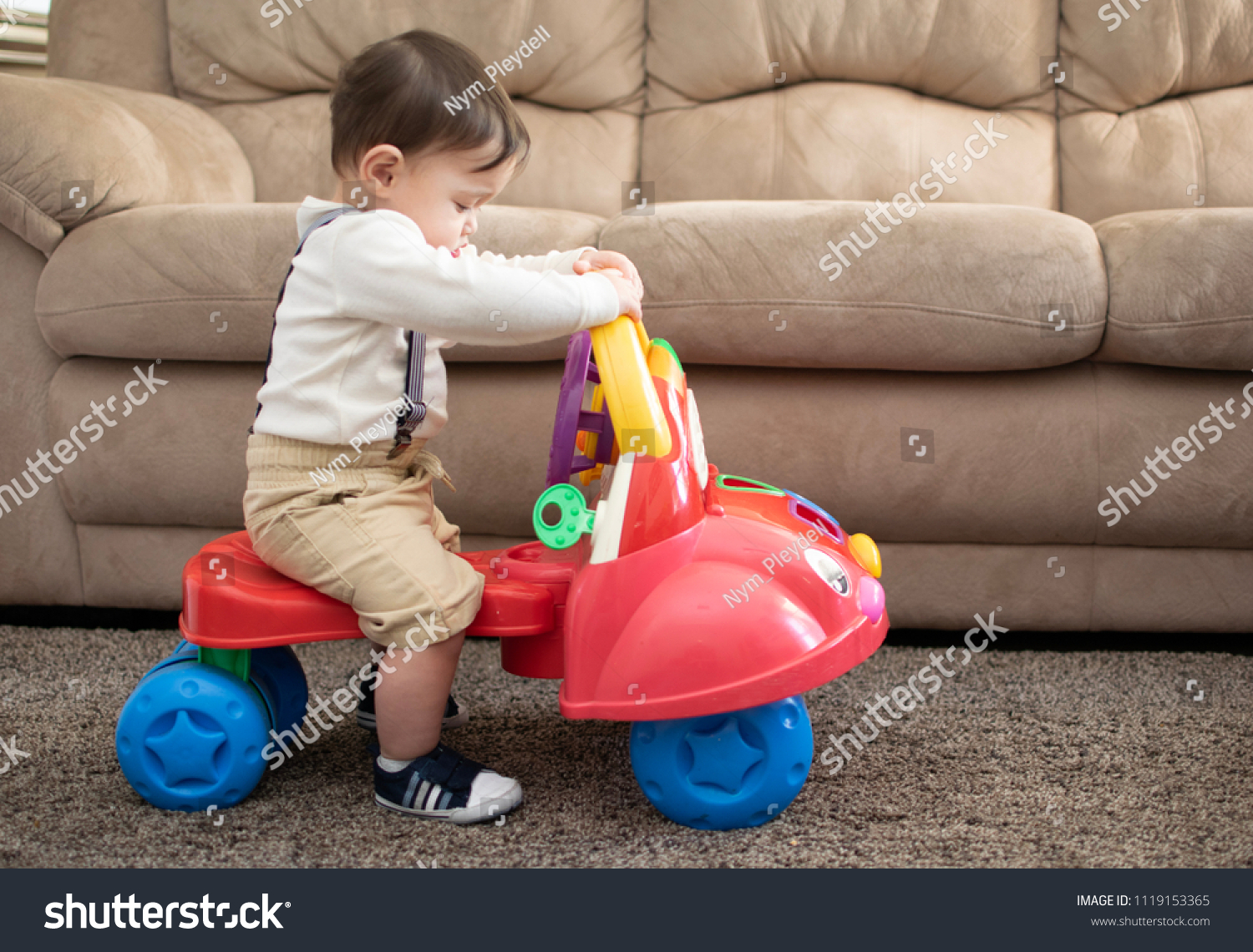 toddler sit in car toy