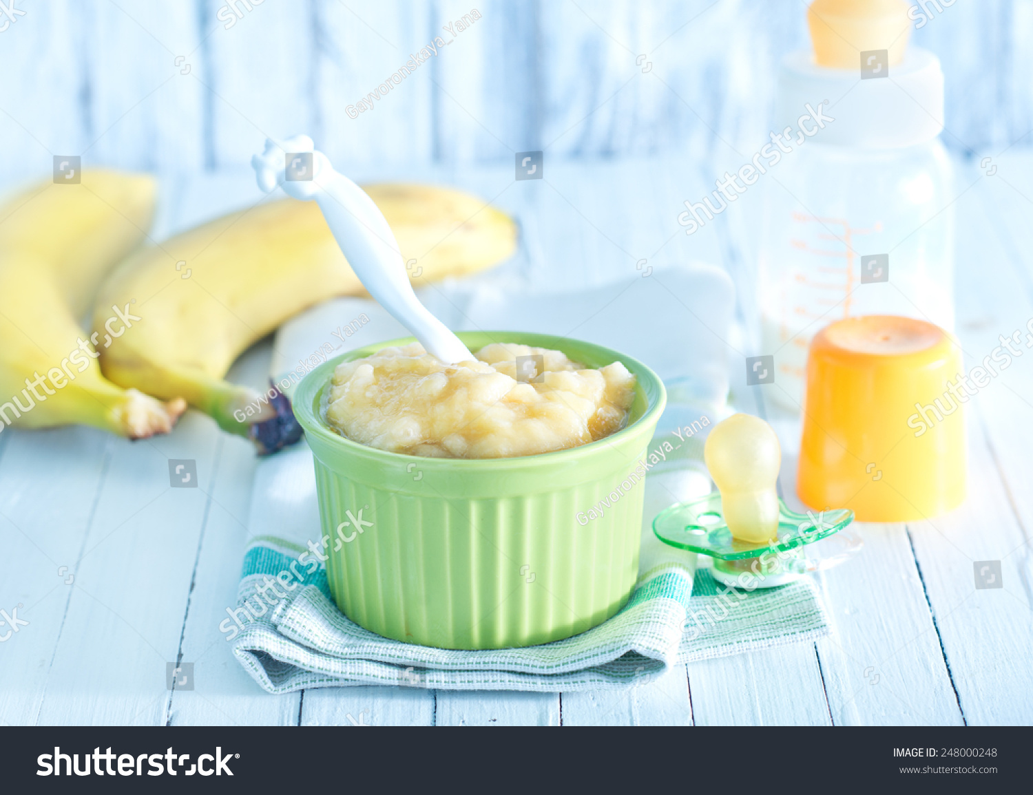 2,723 Banana puree baby Images, Stock Photos & Vectors | Shutterstock