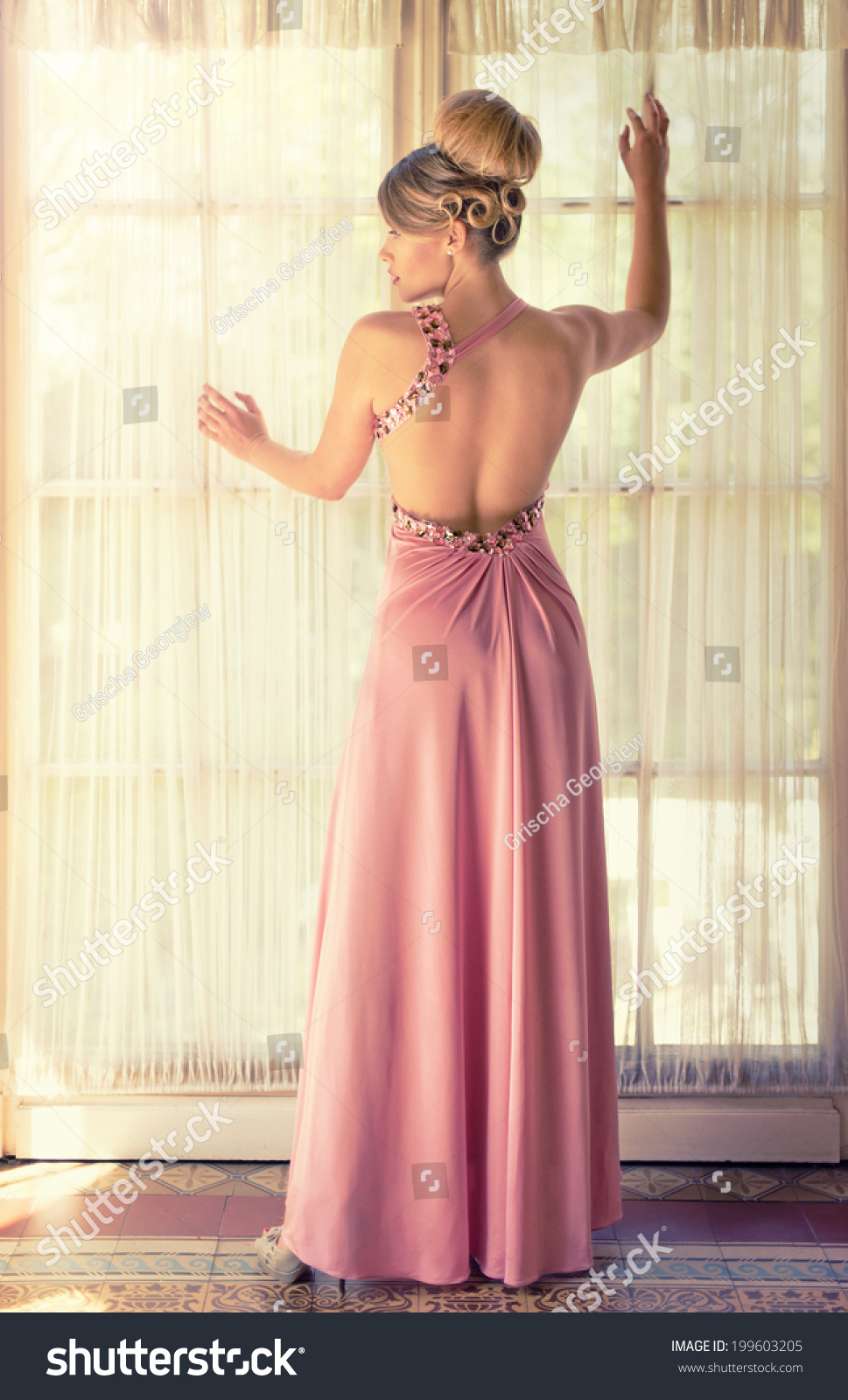 pretty woman pink dress