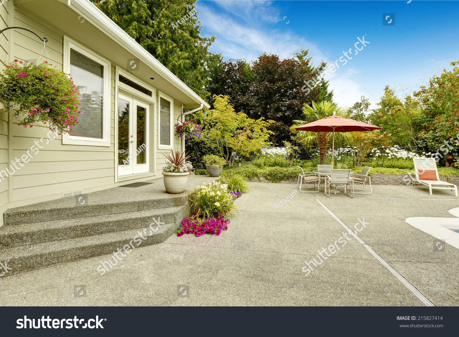 Backyard Flower Pots Patio Table Set Stock Photo Edit Now 215827414