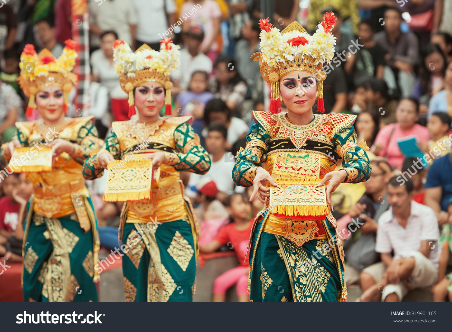 Bali, Indonesia - June 28, 2015: Beautiful Women Group Dressed In ...