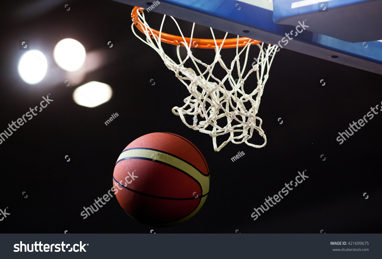 PowerPoint Template march madness basketball ball in hoop (ljinuunom)
