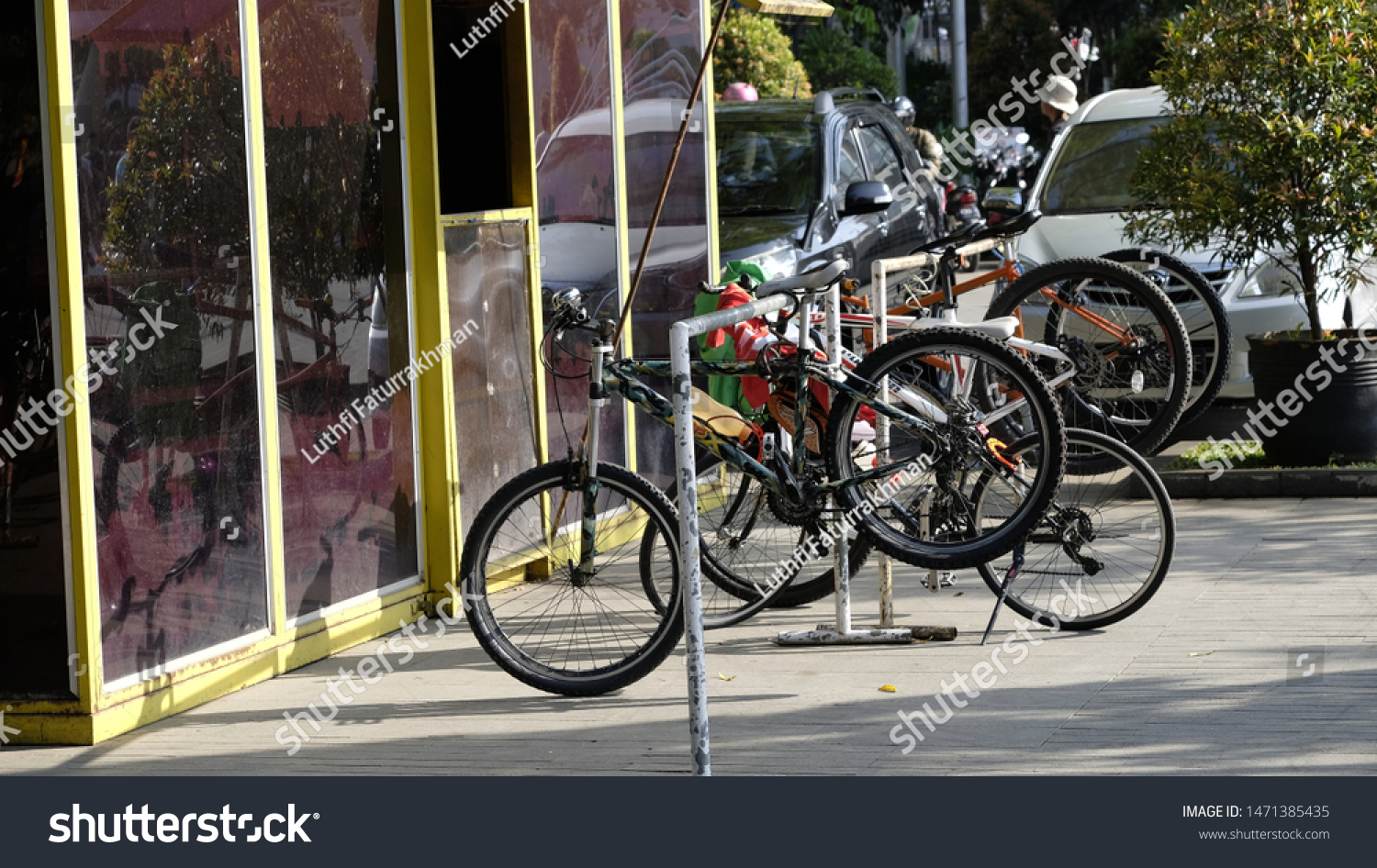 track bike rack