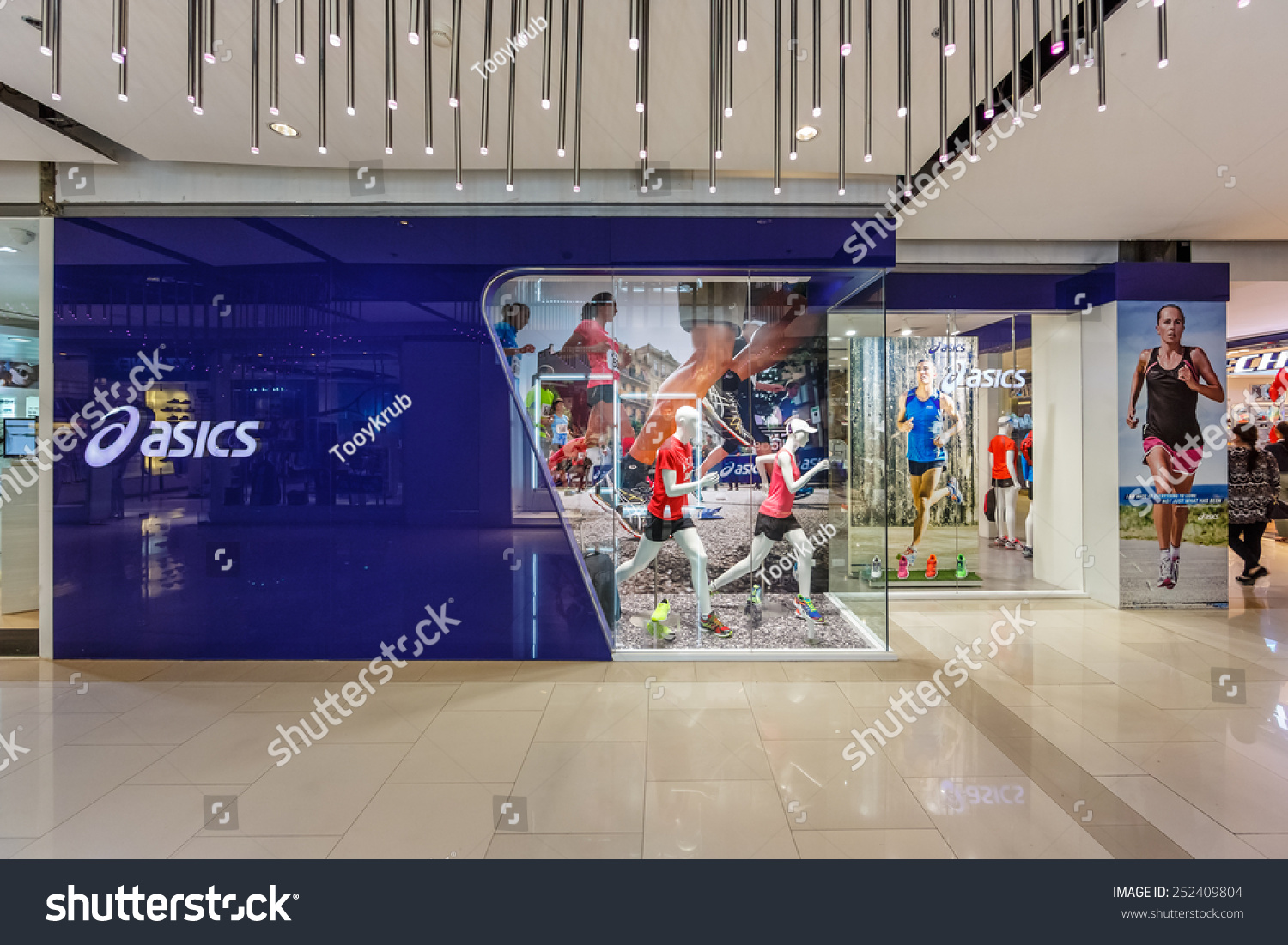 asics store outlet mall