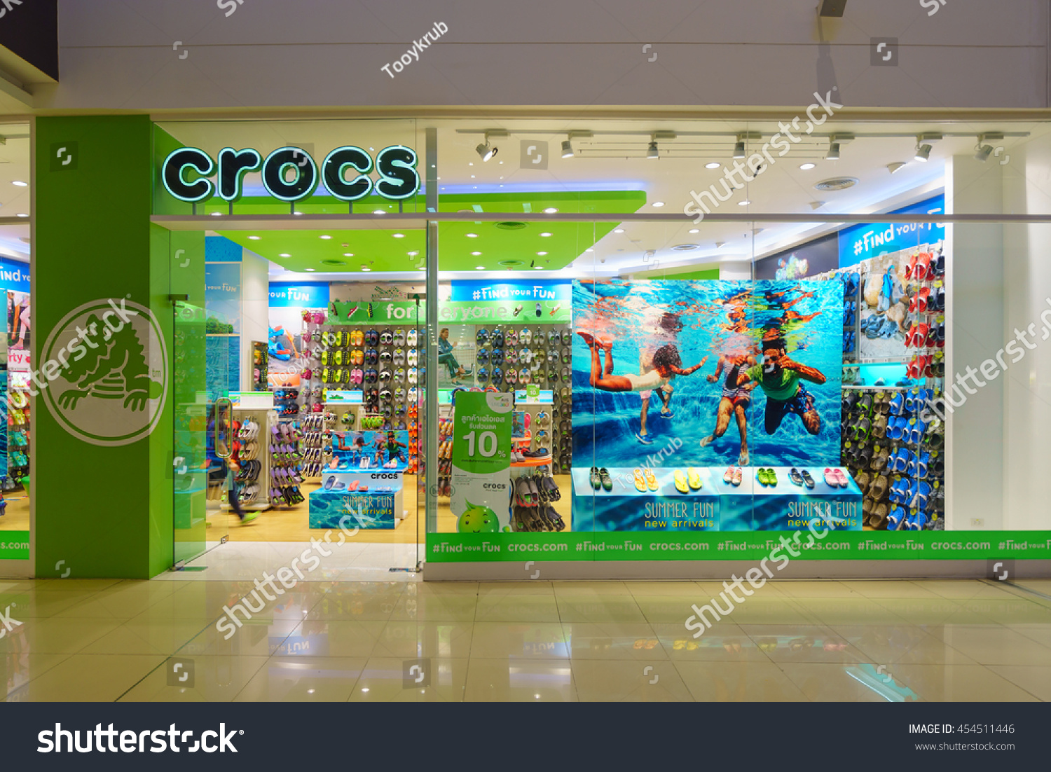 buy crocs in store