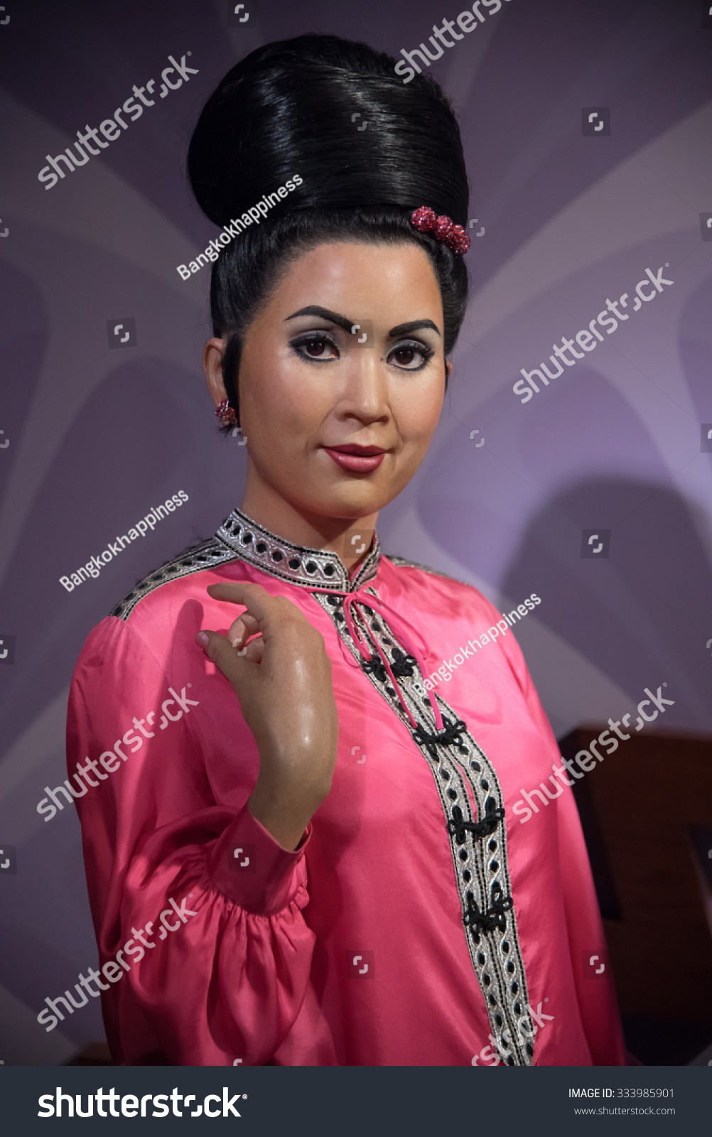 Watch Petchara Chaowarat video Watch Petchara Chaowarat video