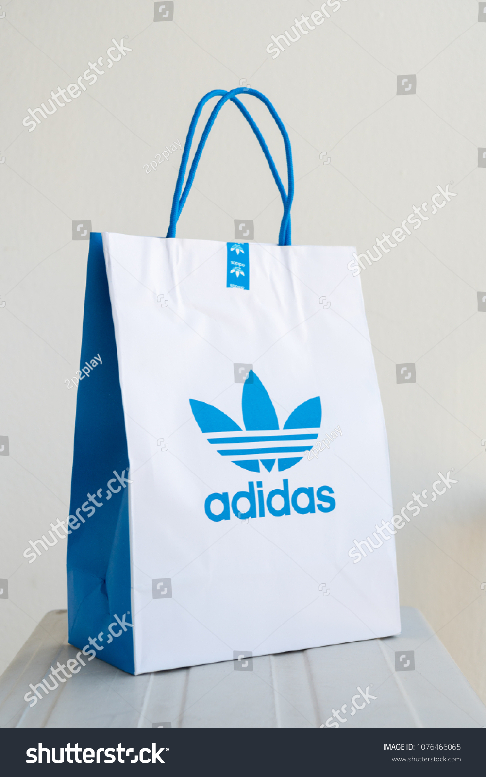 paper bag adidas original