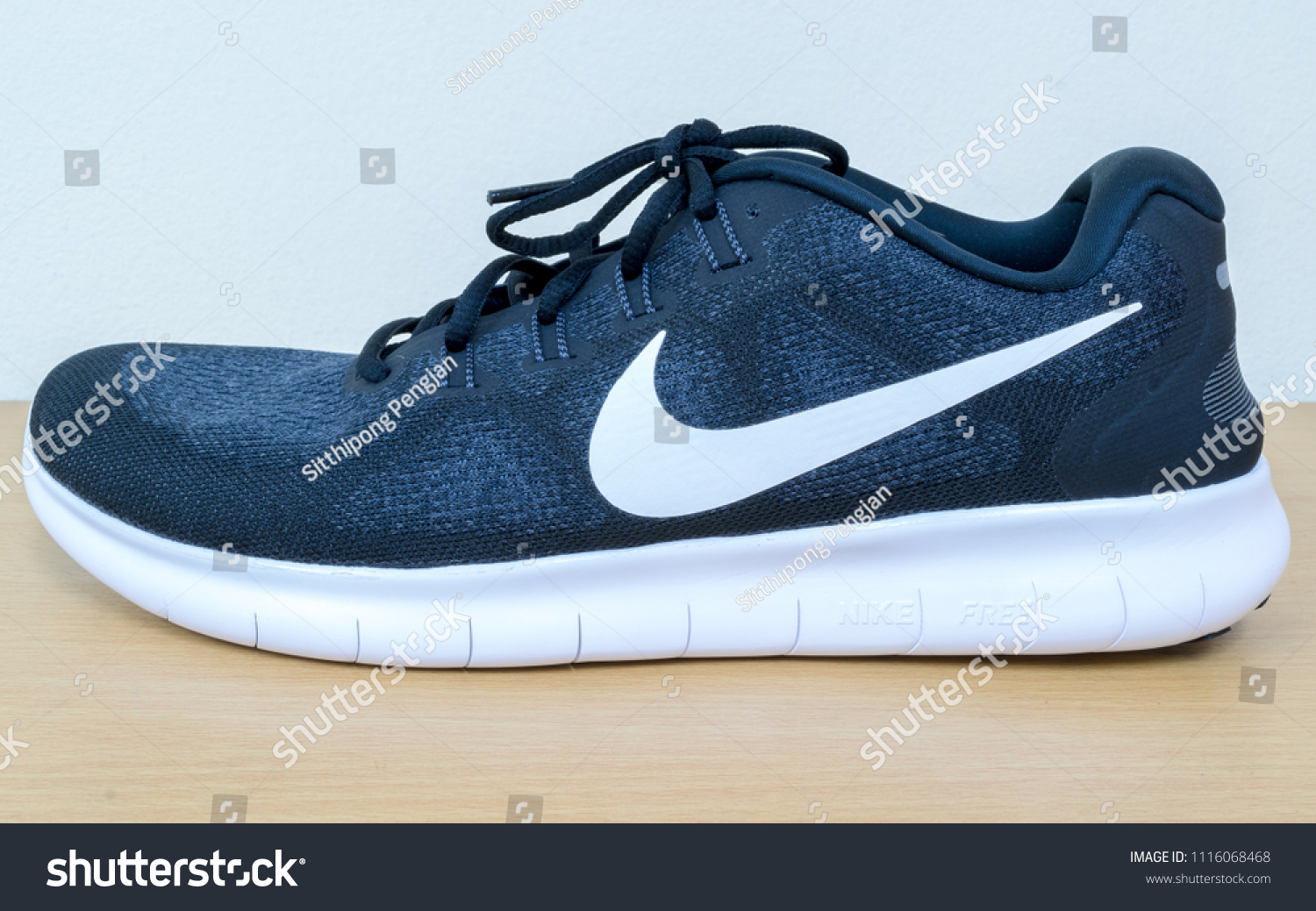 nike shoes for concrete floors