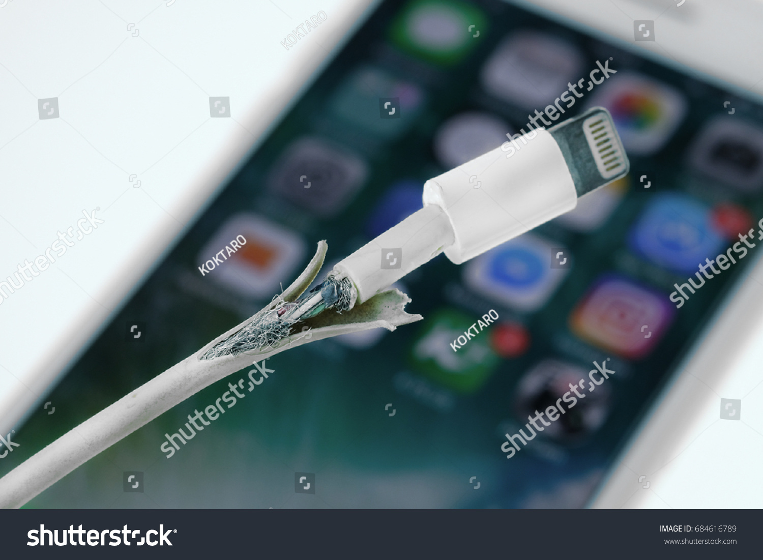 2,874 Charger broken Images, Stock Photos & Vectors | Shutterstock