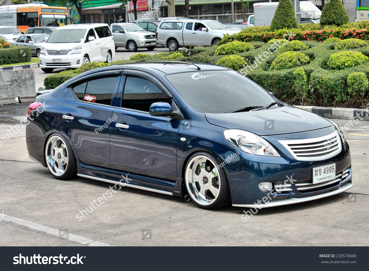 Nissan almera stance