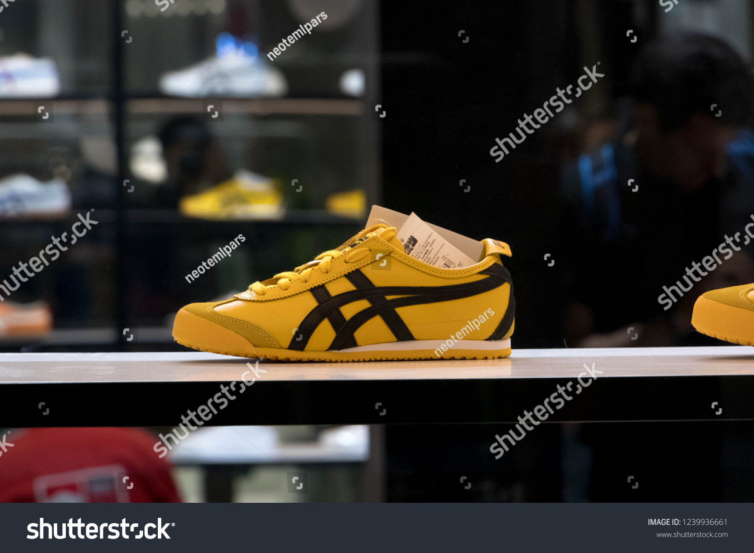 onitsuka tiger made in thailand