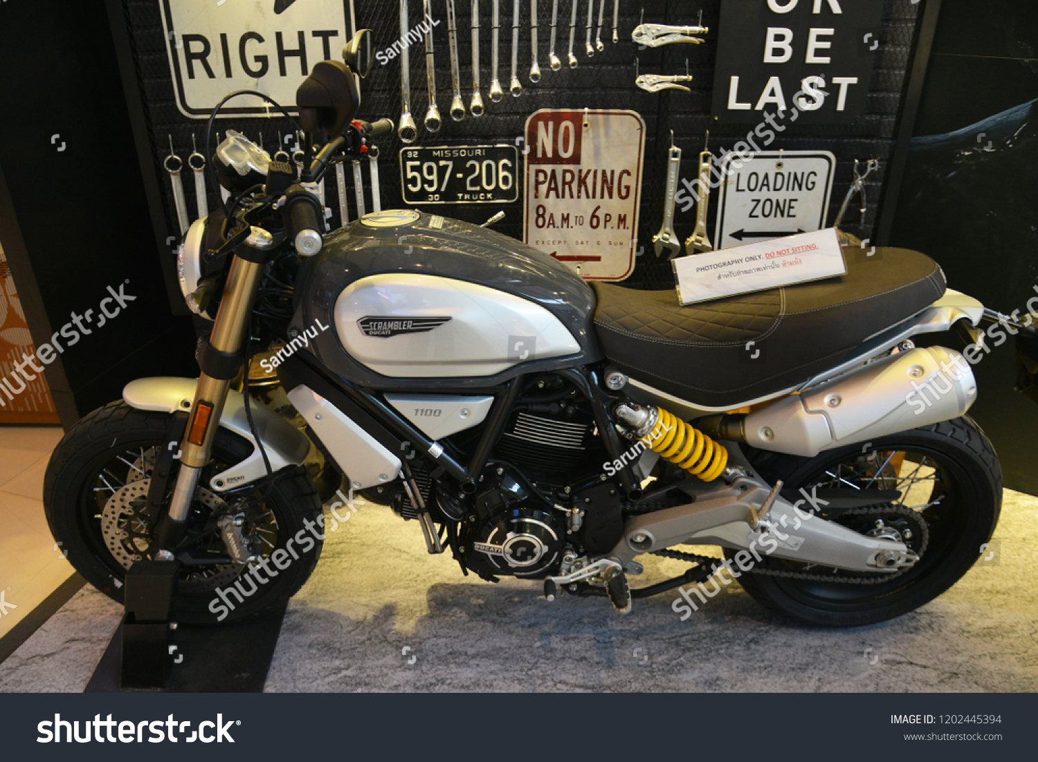 ducati scrambler venom