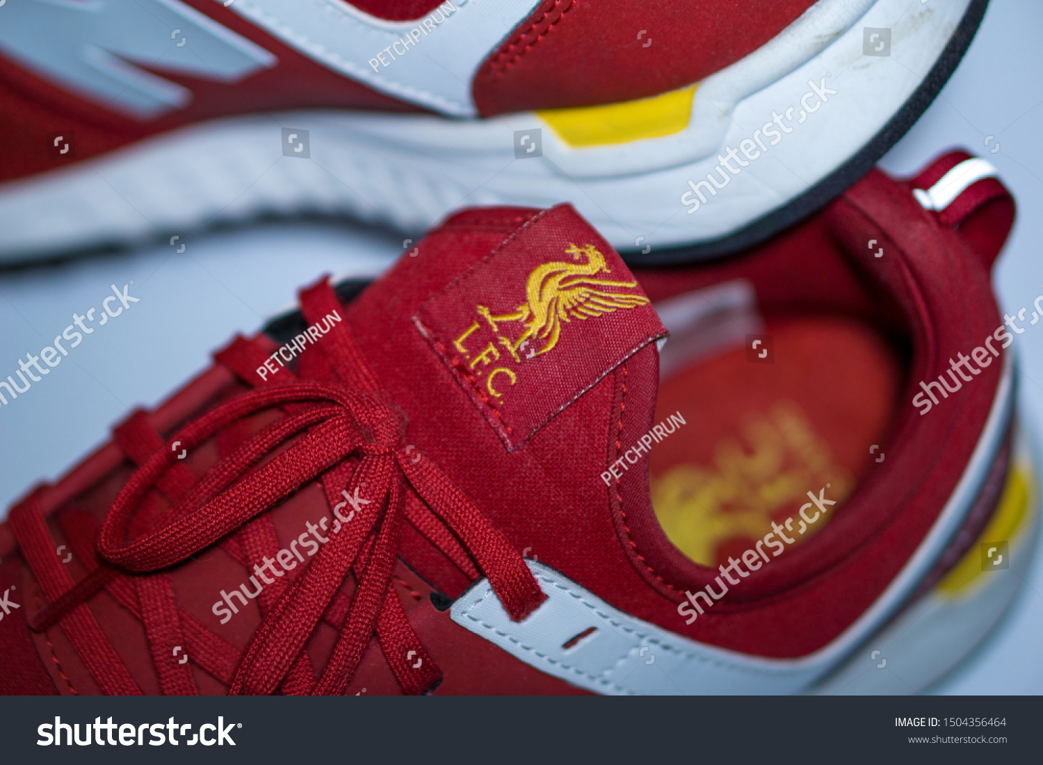 new balance 247 lfc 125 year anniversary trainer