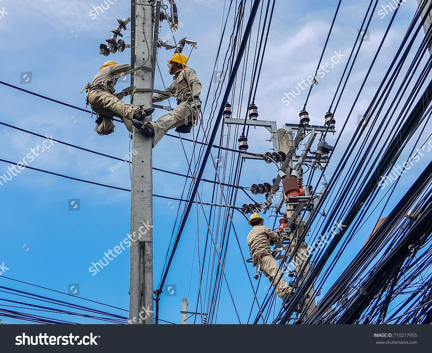 Electrical power-line installers and repairers Electrical power-line installers and repairers new foto Electrical power-line installers and repairers Electrical power-line installers and repairers new photo