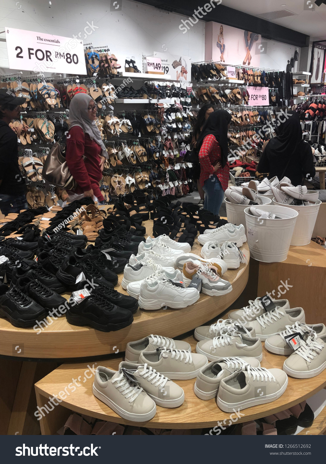 mid valley shoes