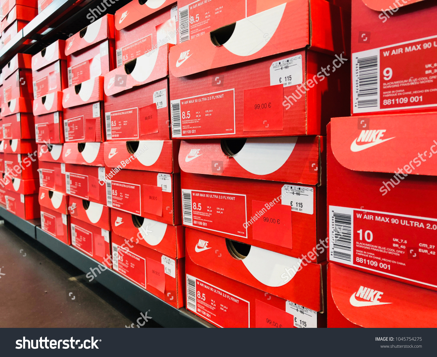 stack discounts at nike store