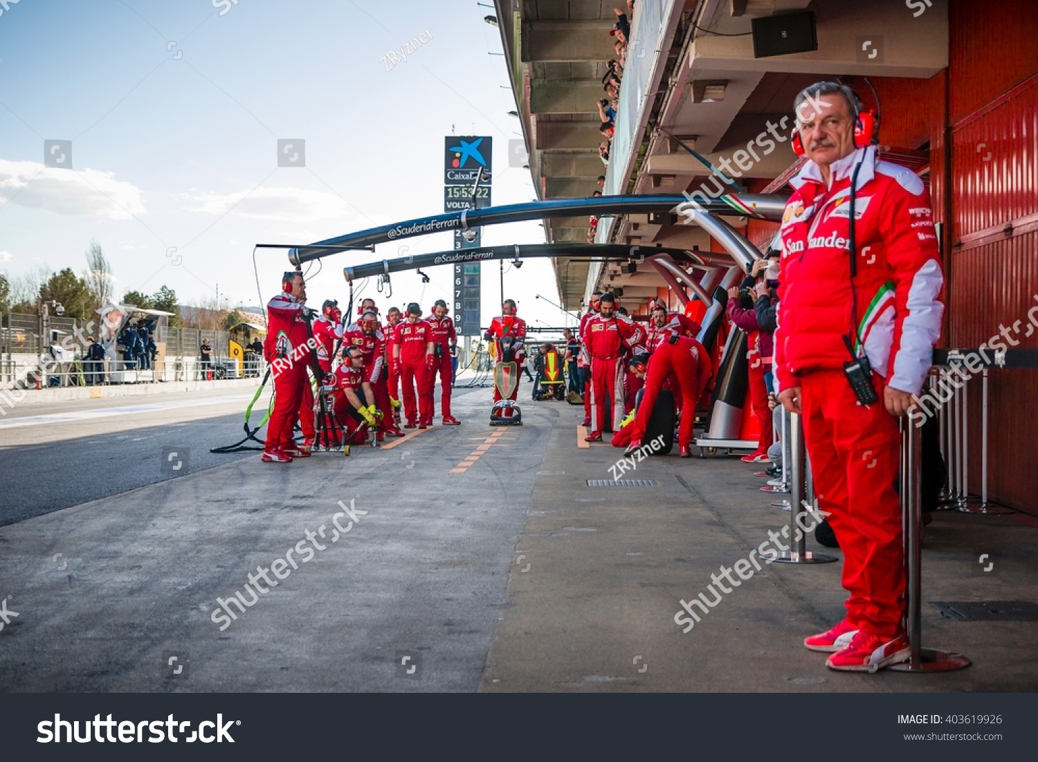 Barcelona March 3 Mechanics Ferrari F1 Stock Photo Edit Now