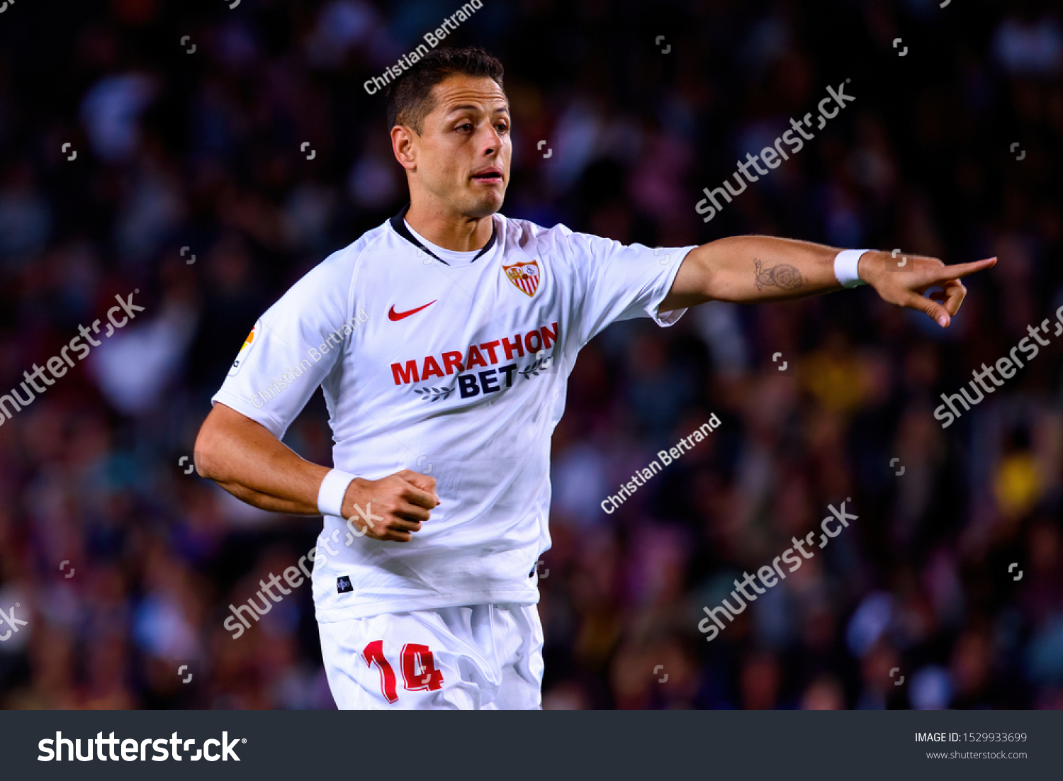 sevilla fc chicharito jersey