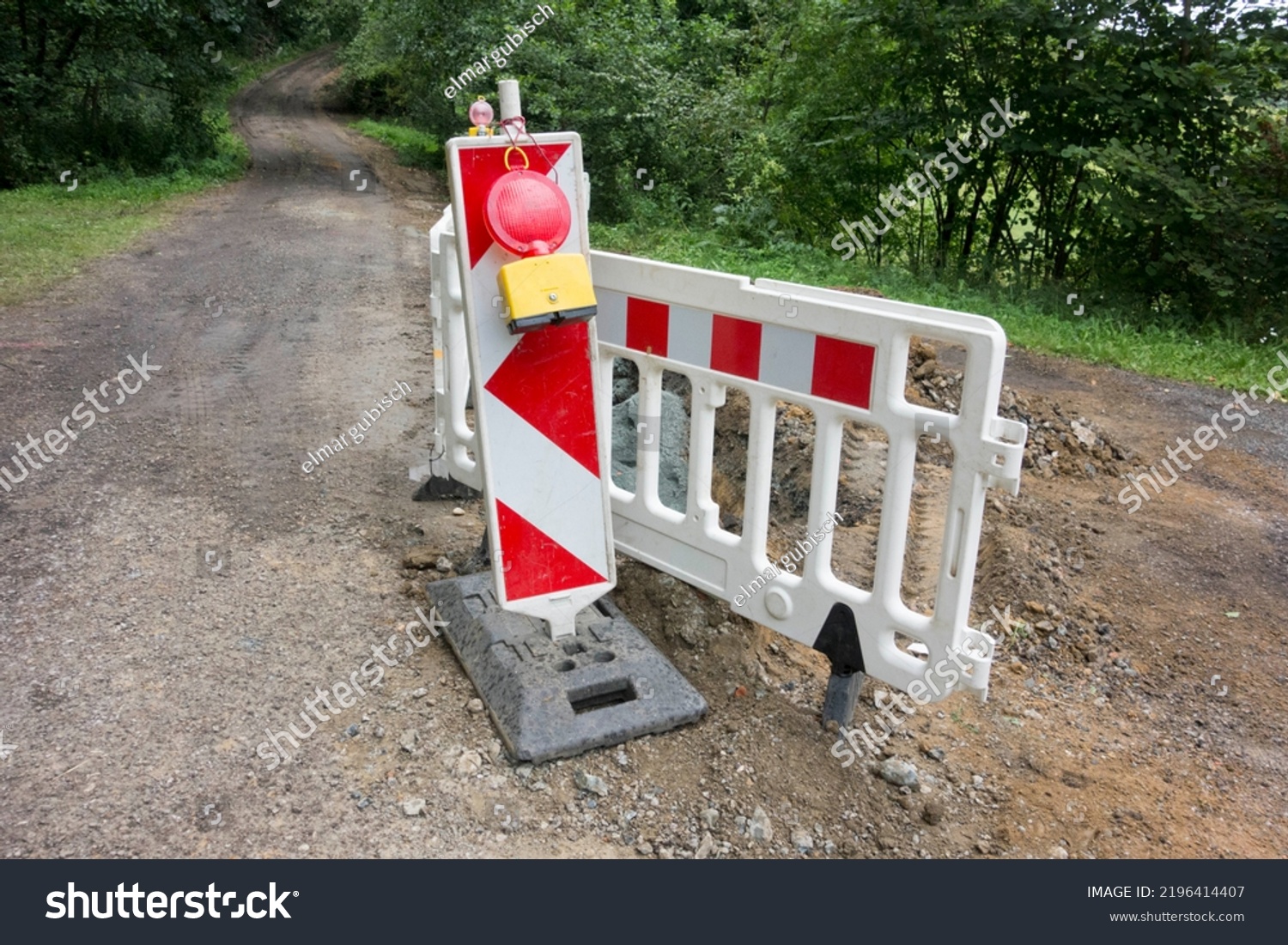 19,409 Blocked motor vehicles Images, Stock Photos & Vectors | Shutterstock