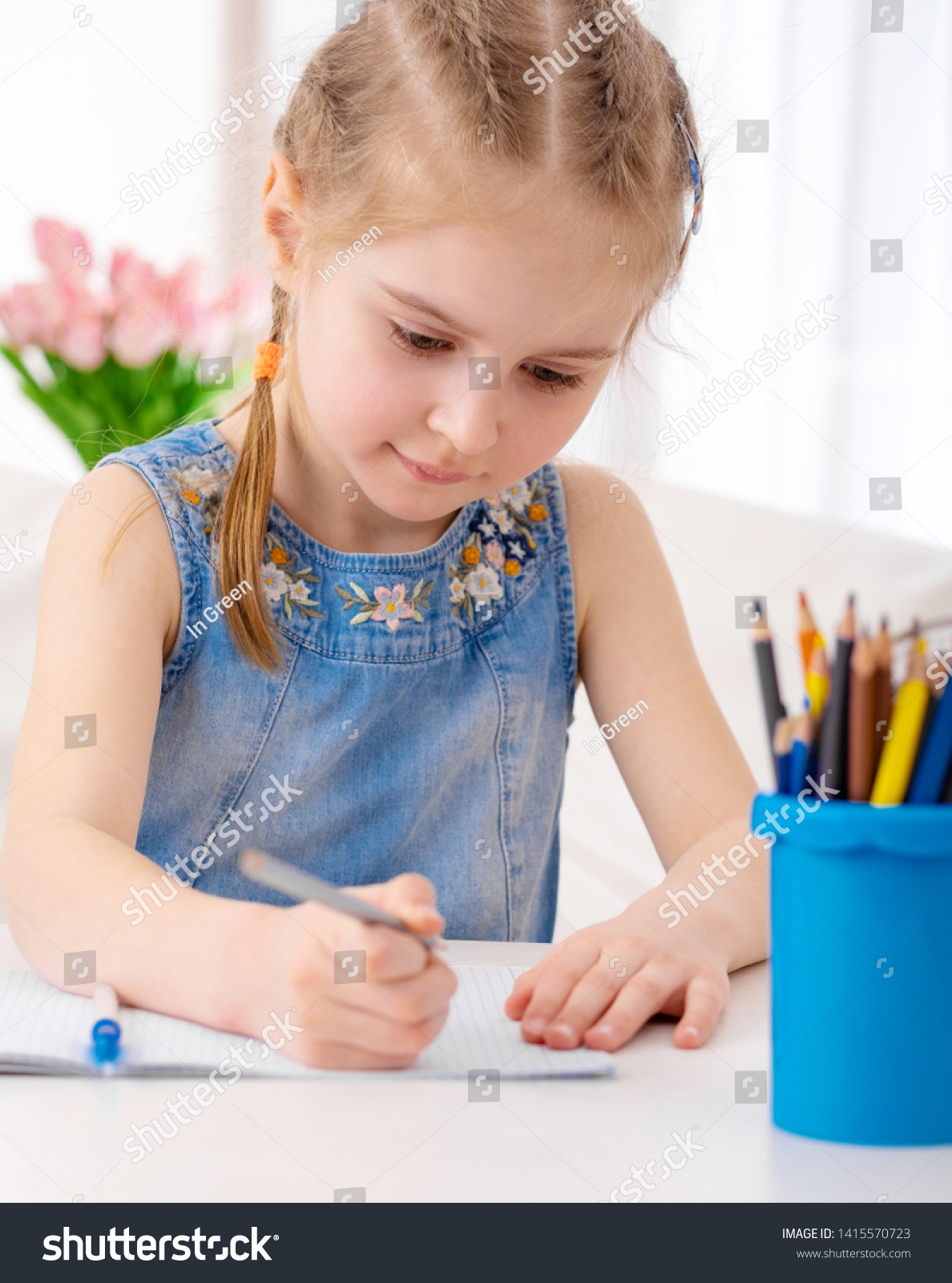 Beatiful Preteen Girl Drawing Graphic Pictures Stock Photo 1415570723 ...