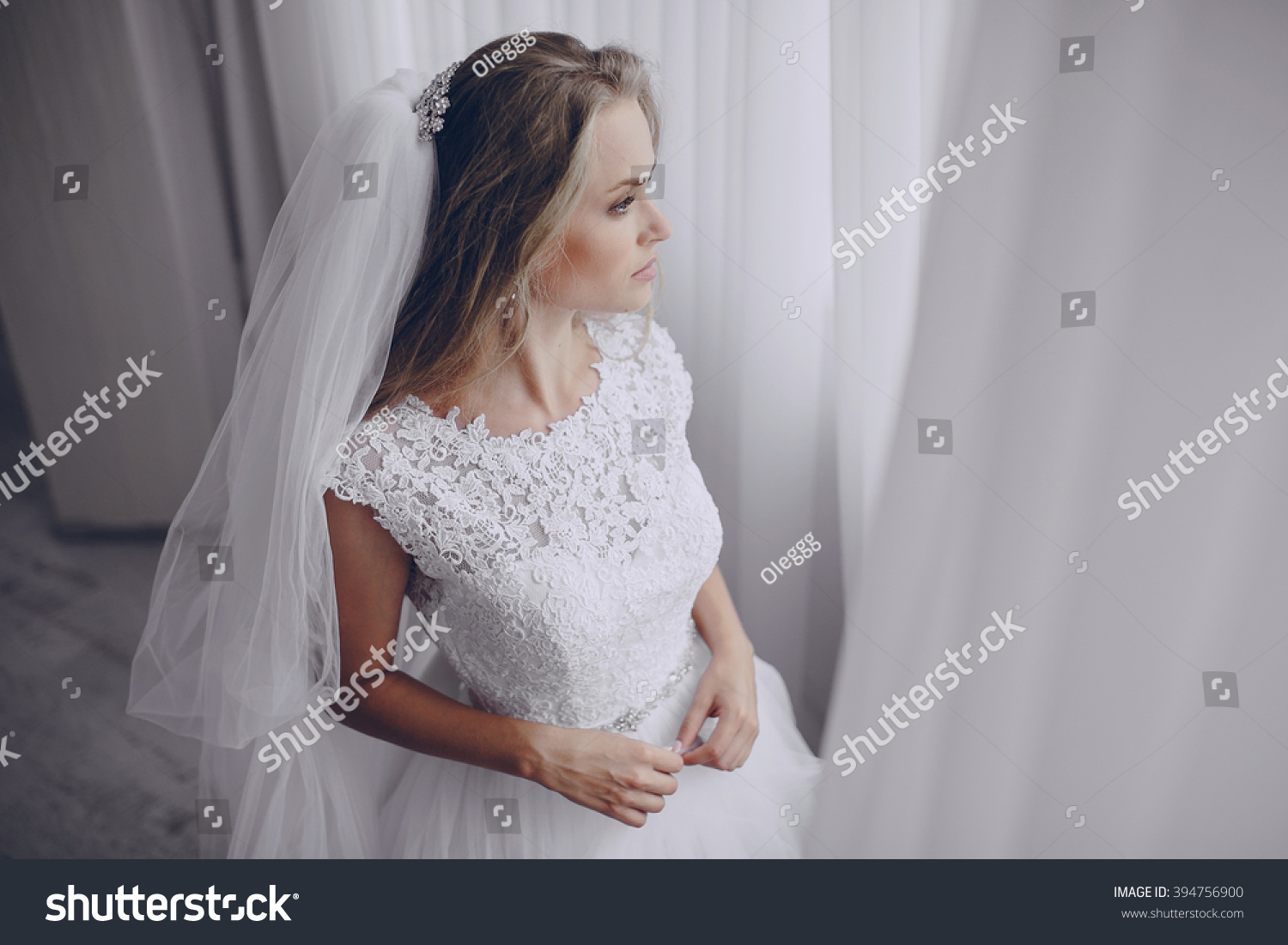 Beautiful Bride Preparing For 75