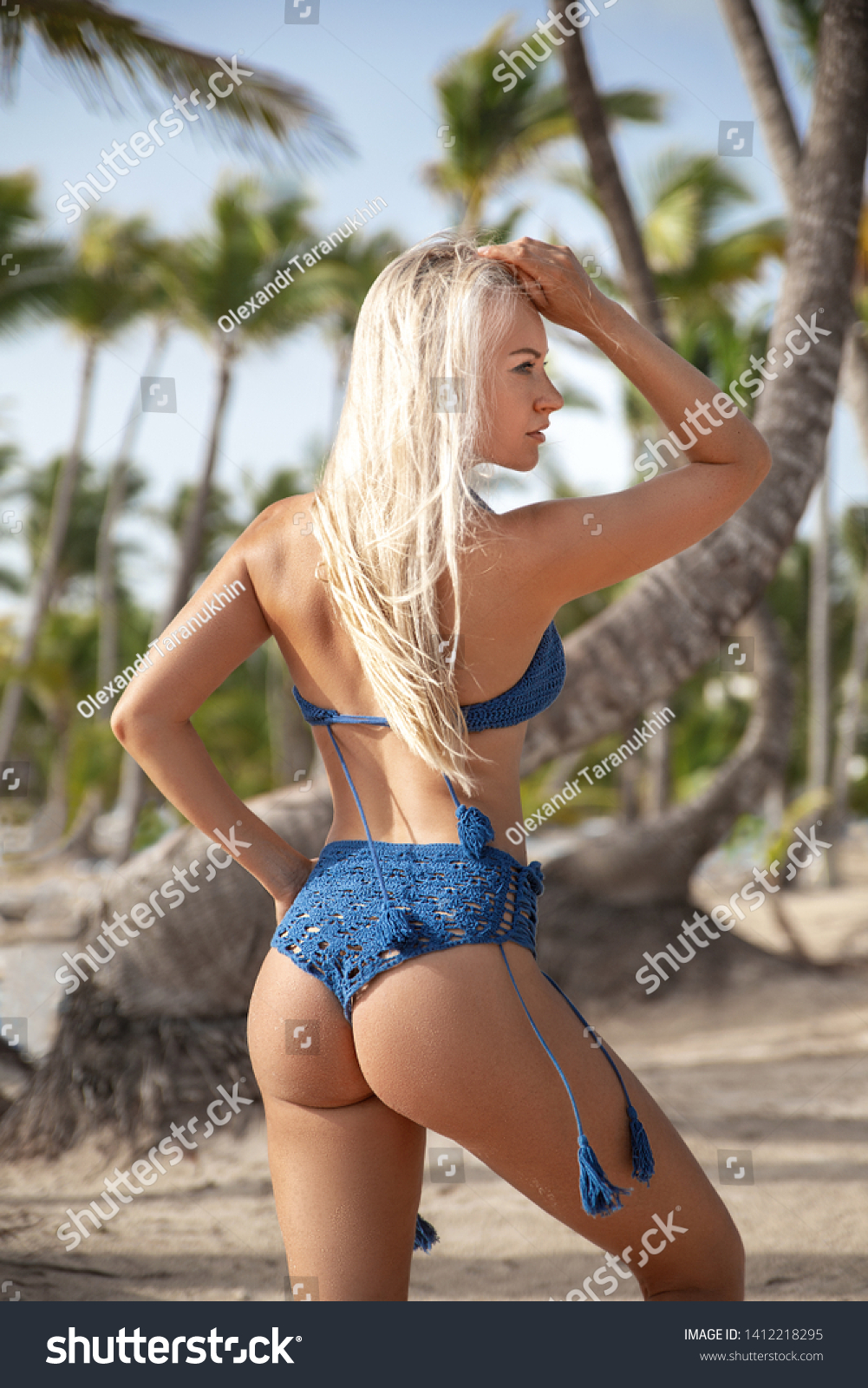 nice ass sexy blonde girl