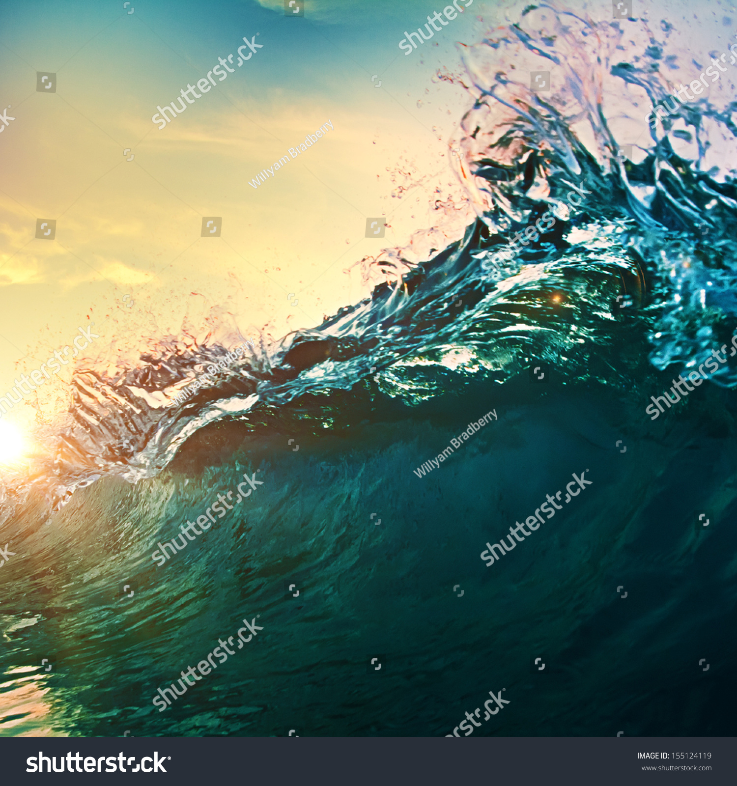 Beautiful Breaking Surfing Ocean Wave Closing Stock Photo 155124119 ...