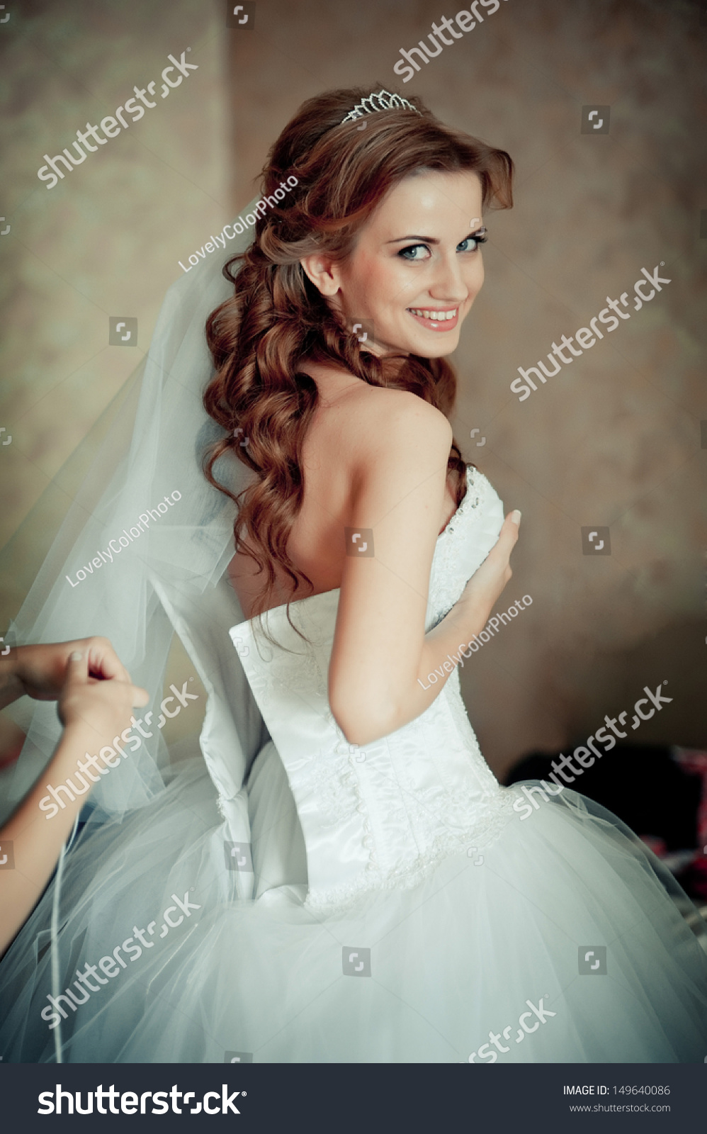 white wedding hair style