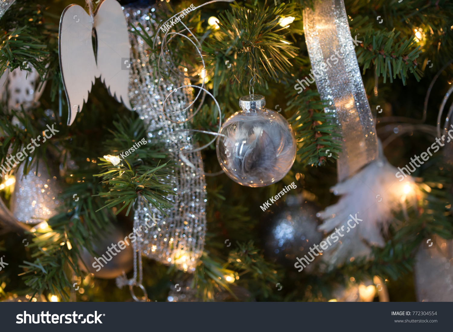 round christmas tree lights