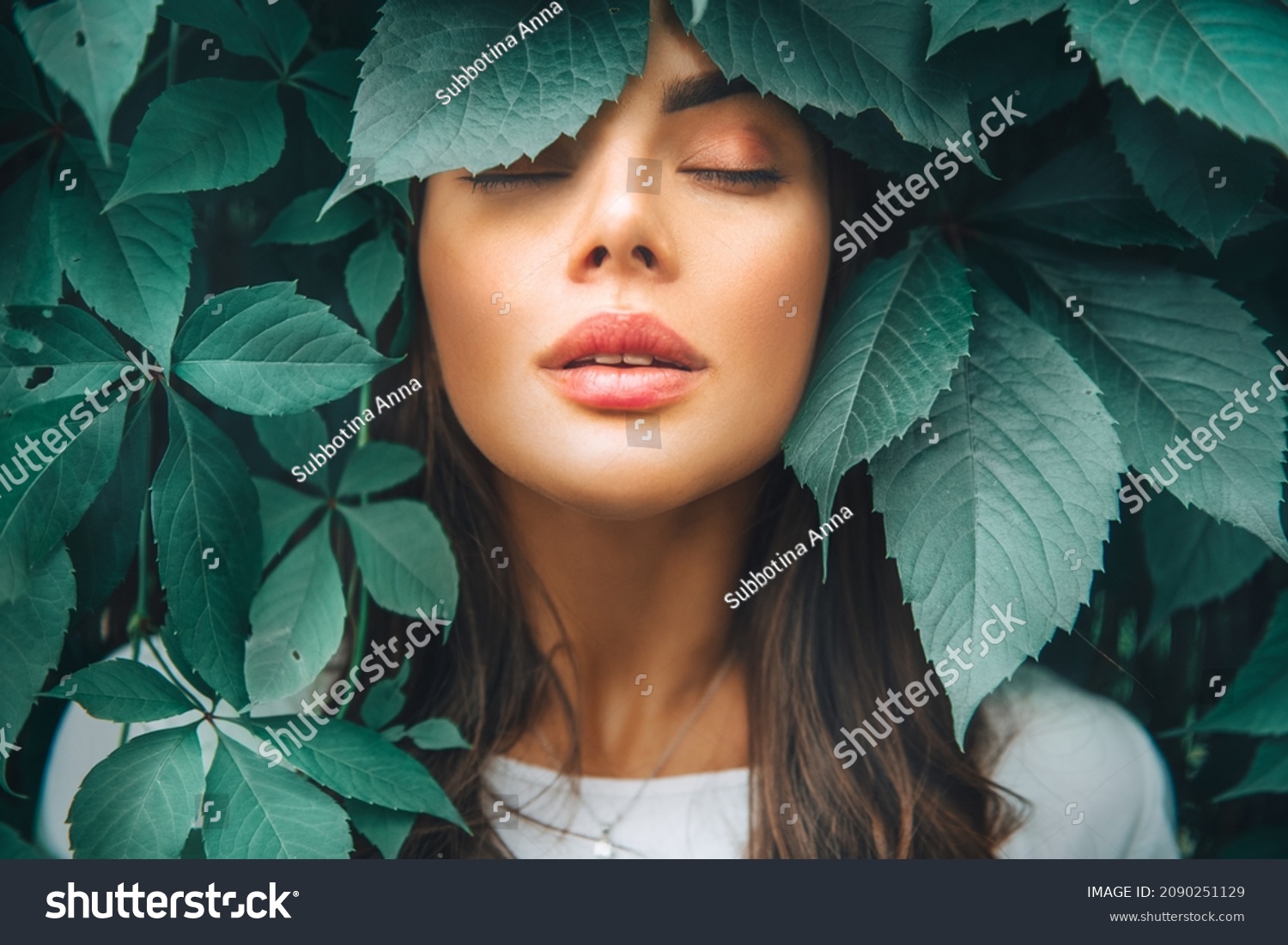 3229595 Portrait In Park Images Stock Photos And Vectors Shutterstock