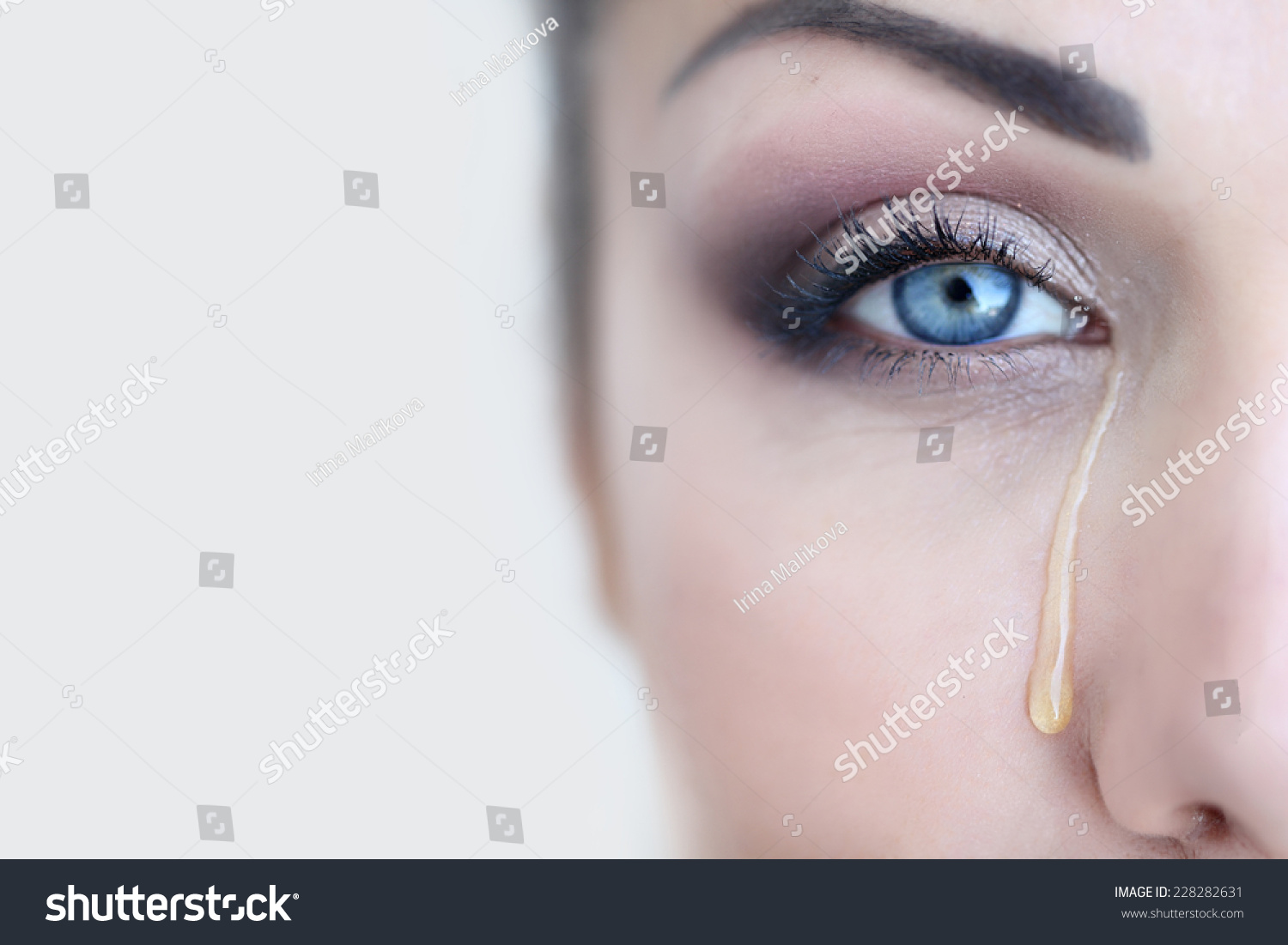 tear of happiness in her eyes Something resembling or suggesting a tear dictionarycom unabridged based on the random house dictionary in the eyes tears wet the membrane covering the eye and help rid the eye of irritating substances the american heritage science dictionary. tear of happiness in her eyes Something resembling or suggesting a tear dictionarycom unabridged based on the random house dictionary in the eyes tears wet the membrane covering the eye and help rid the eye of irritating substances the american heritage science dictionary.