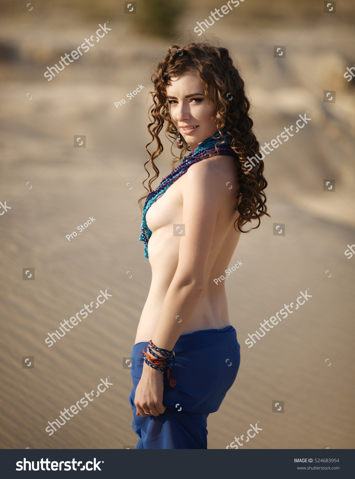 girl naked at desert