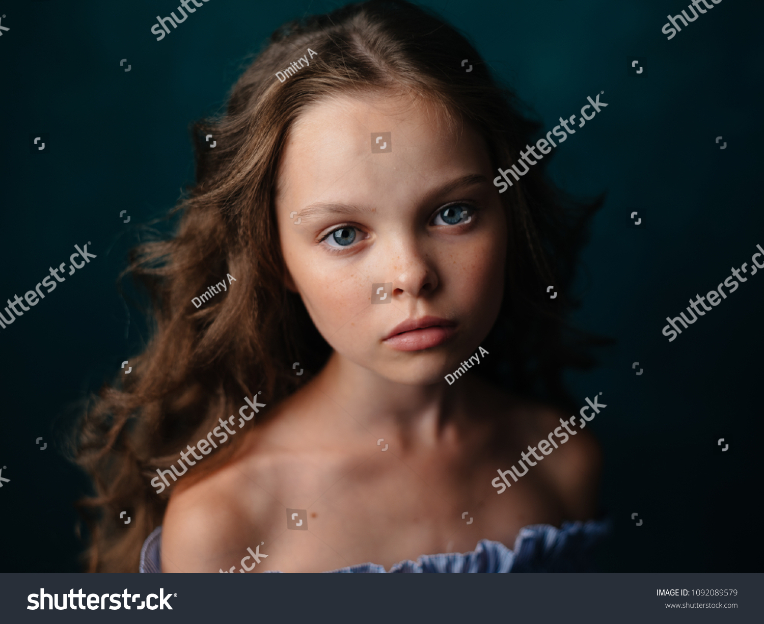 Beautiful Girl Dark Hair Bare Shoulders Stock Photo 1092089579 ...