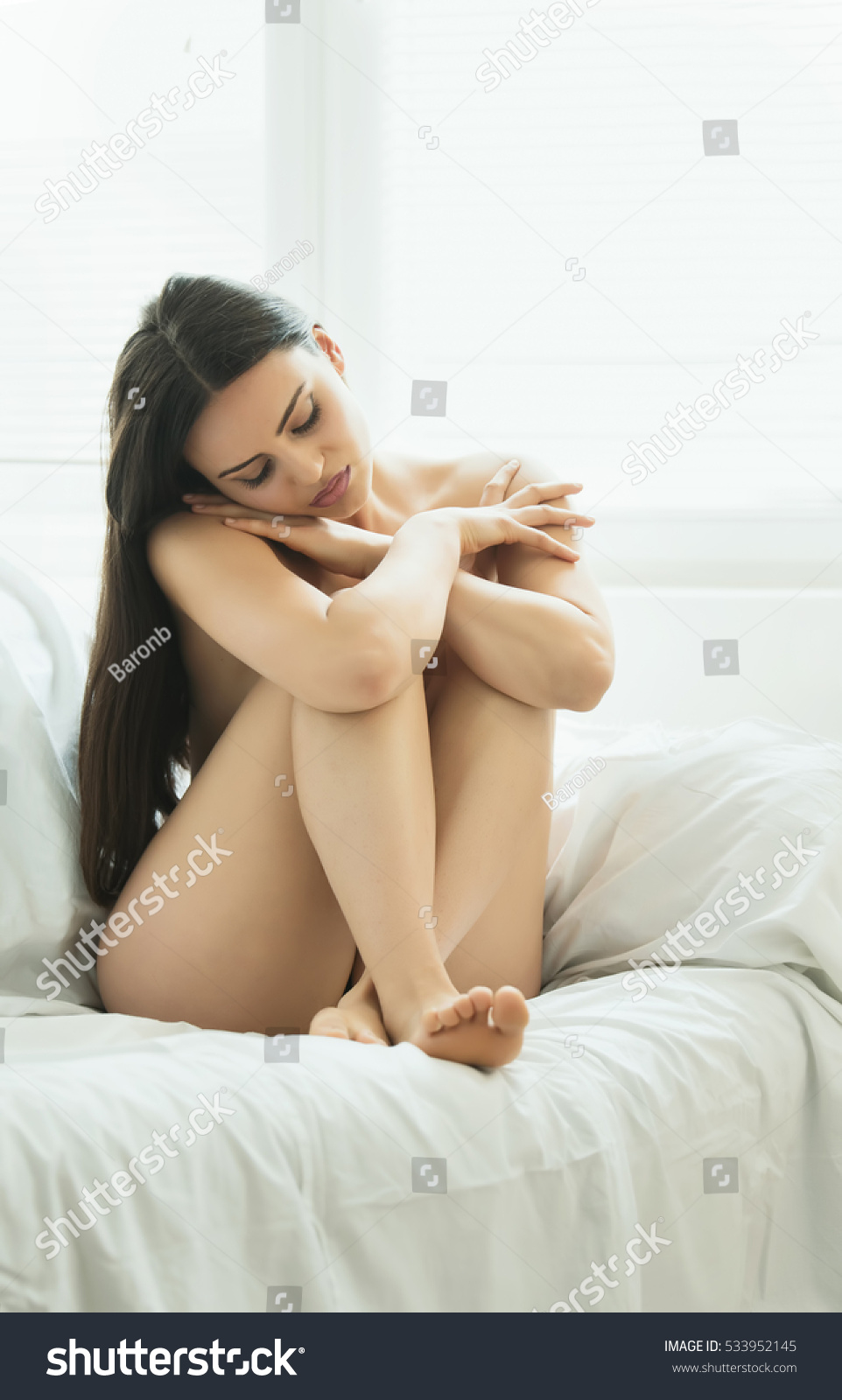 beautiful girl nude on bed