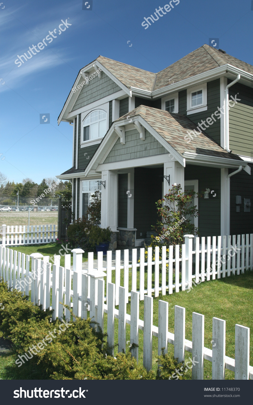 Beautiful Home White Picket Fence Stock Photo 11748370 : Shutterstock