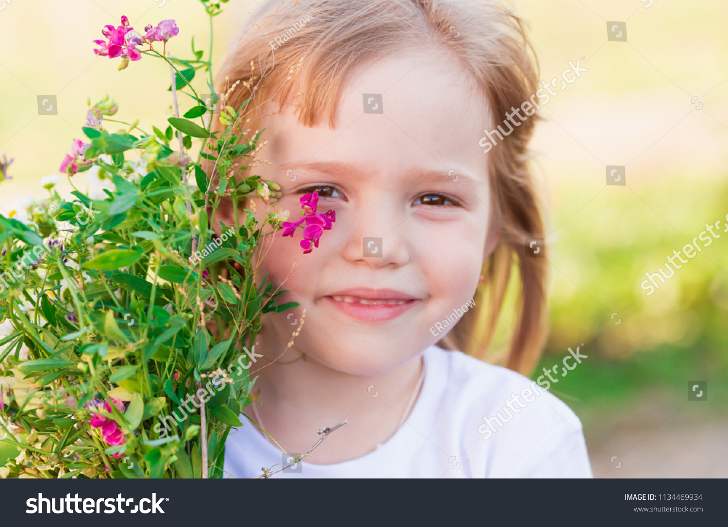 3. Blonde Hair Girl High Res Stock Images - wide 8