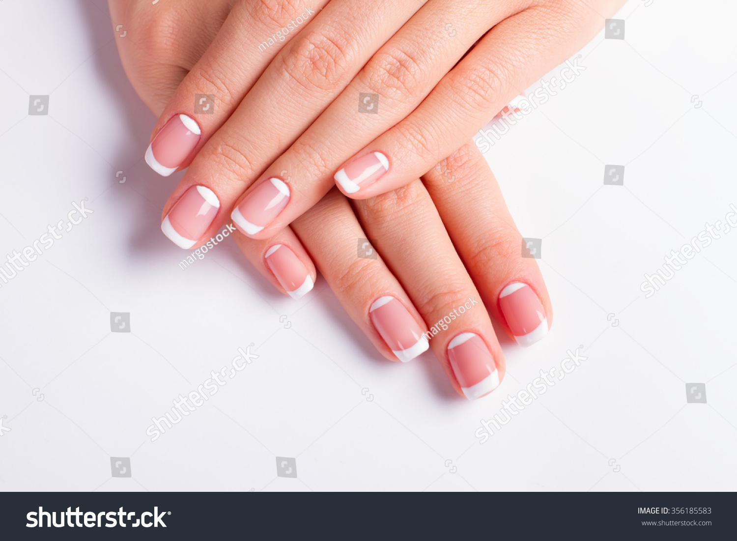 Neat and original manicure without any problems Neat and original manicure without any problems