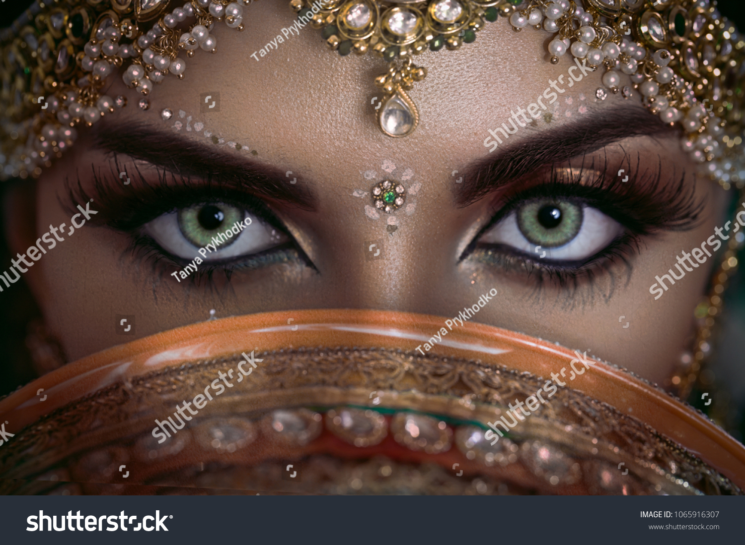 arabian women eyes