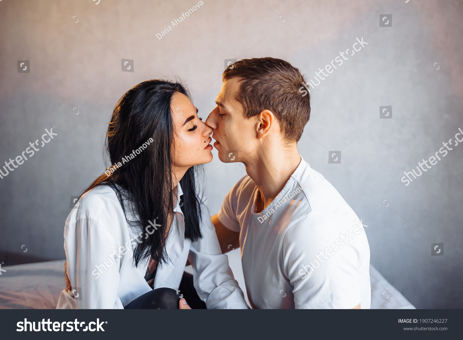 Sch Nes Leidenschaftliches Paar Das Sex Auf Stockfoto
