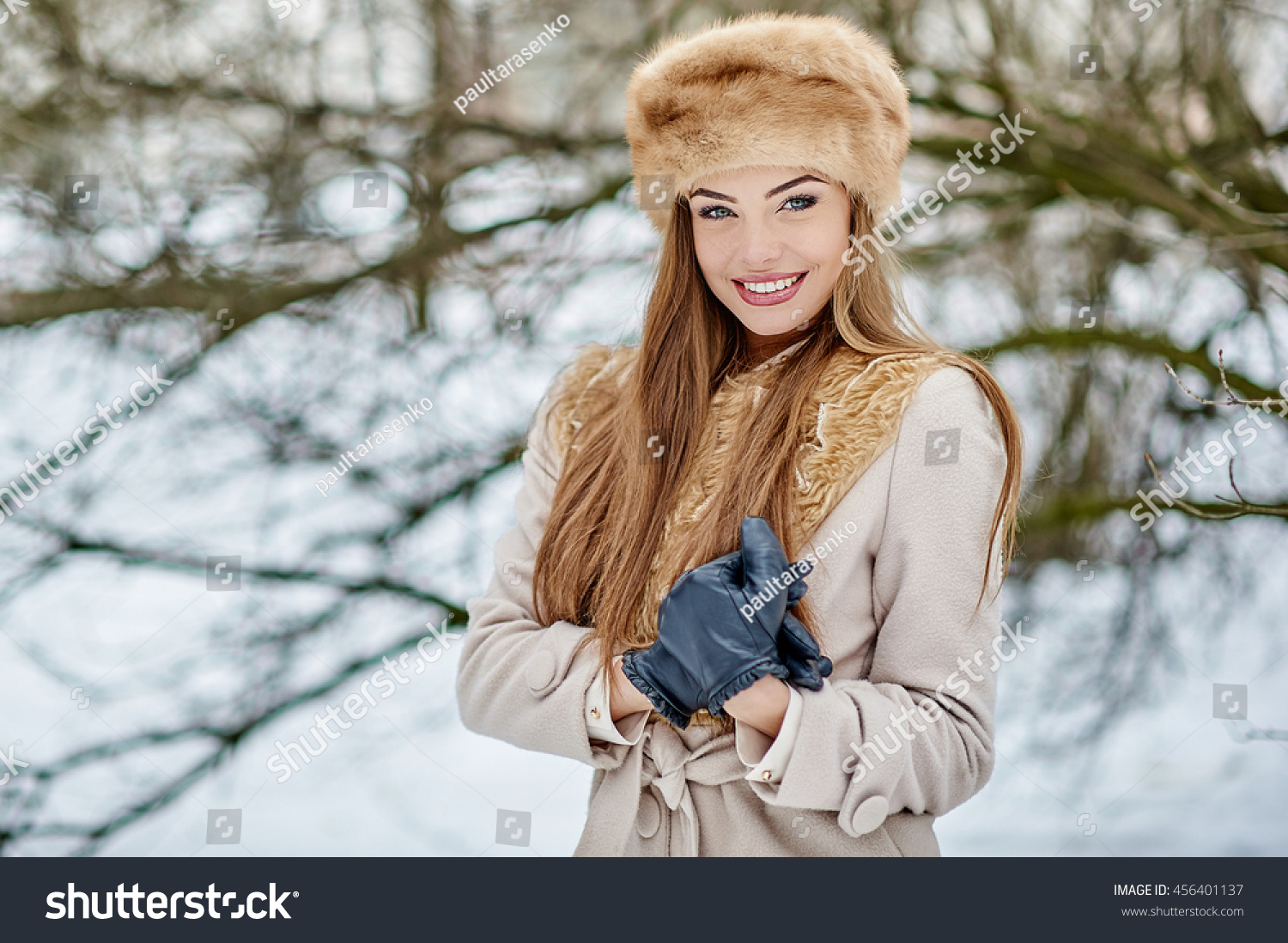 25,559 Girl with russian hat Images, Stock Photos & Vectors | Shutterstock