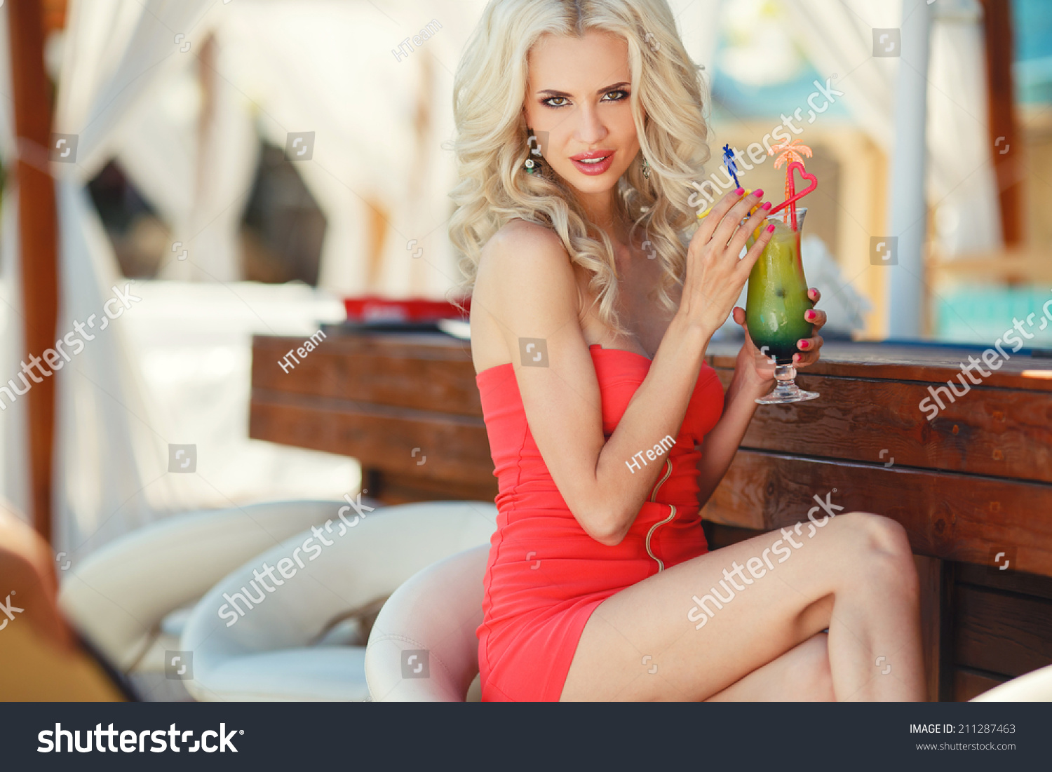 Bare women and girls in beach necessary Share your Bare women and girls in beach confirm