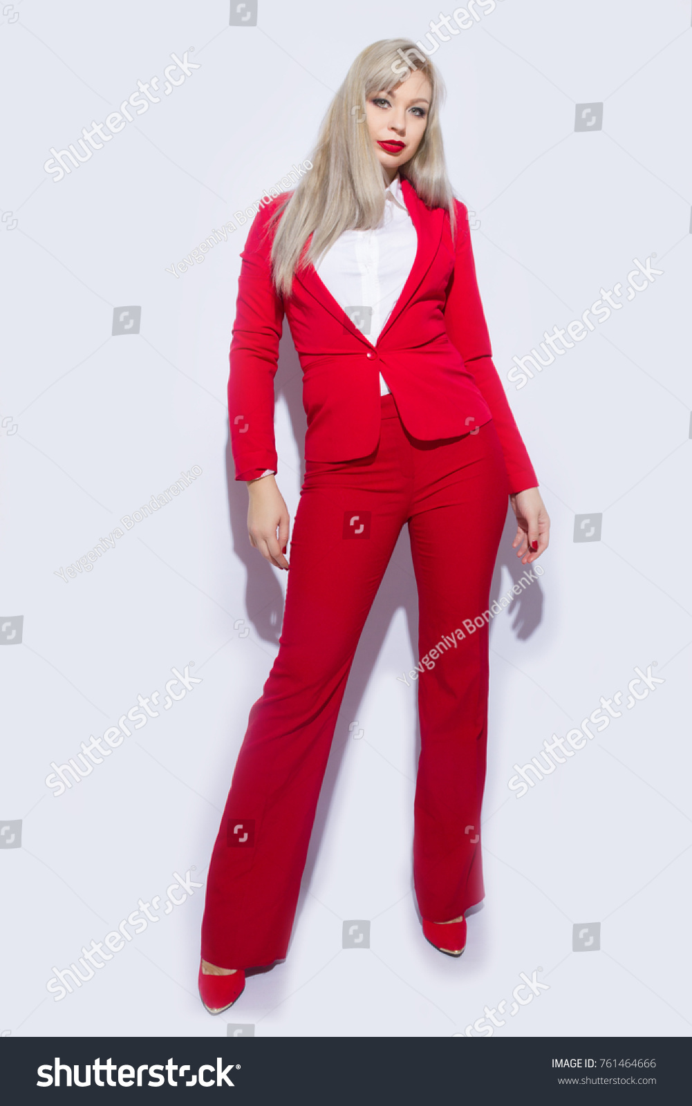 Watch - How to pants red wear in spring video Watch - How to pants red wear in spring video