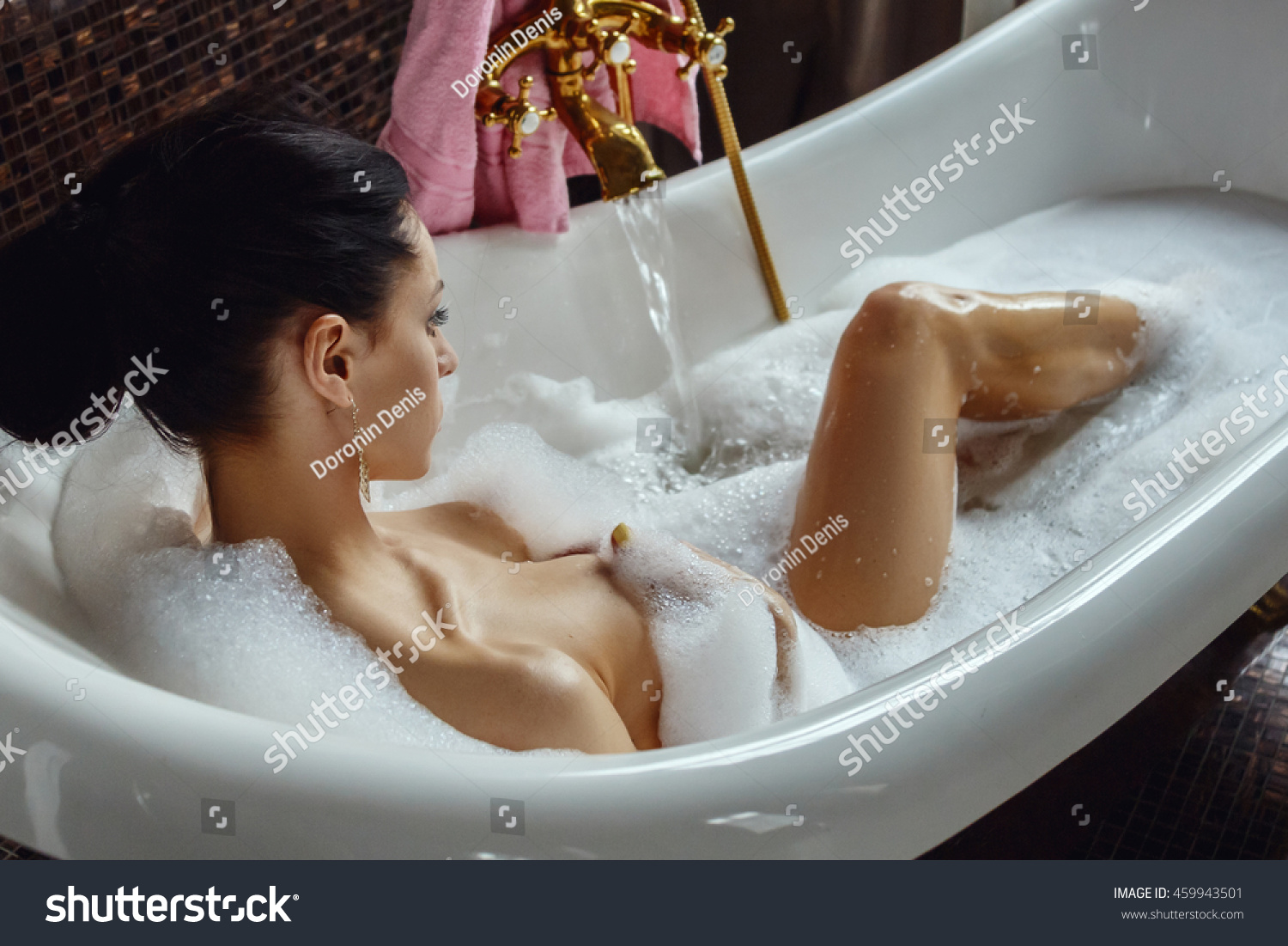 Fully clothed ladies bath in yacussy erotic bath video