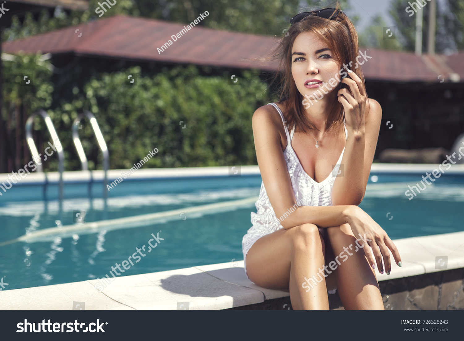 Luxury for a beautiful female body Luxury for a beautiful female body