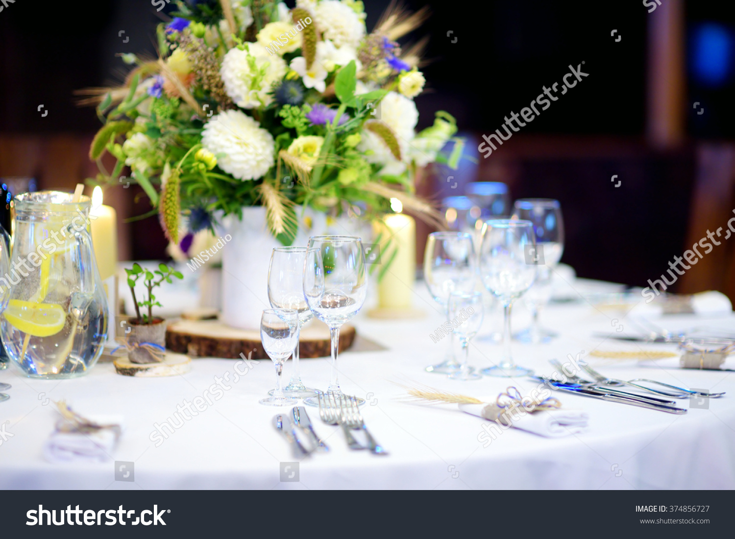 How beautiful to set the table How beautiful to set the table