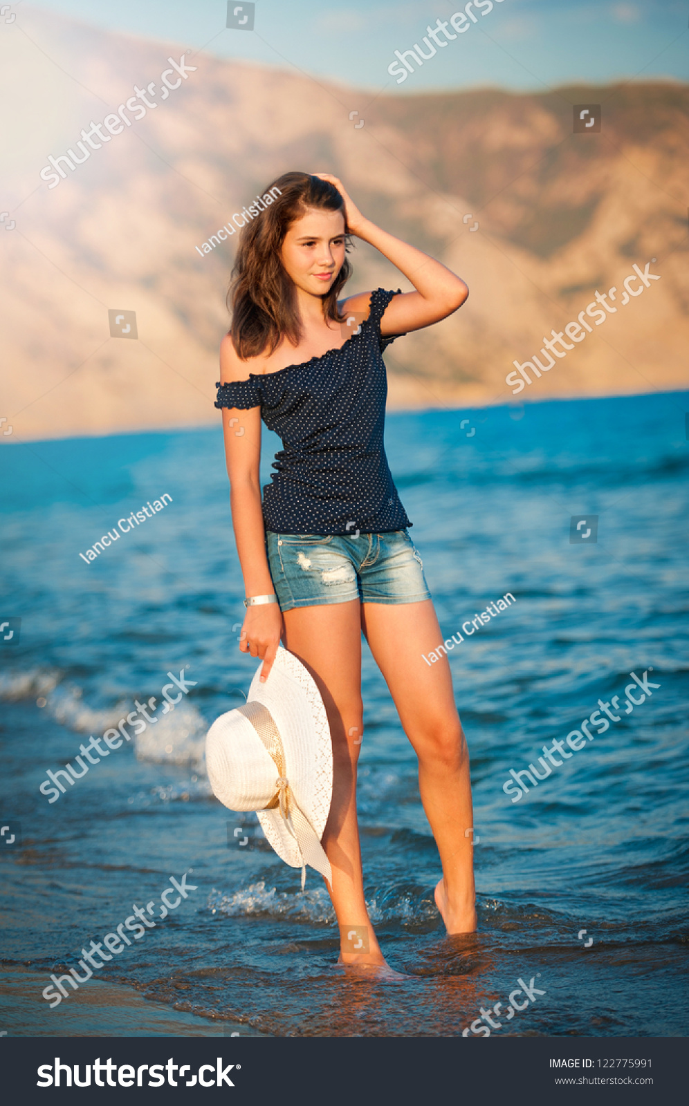 Beautiful teen girls at the beach like this Beautiful teen girls at the beach that can